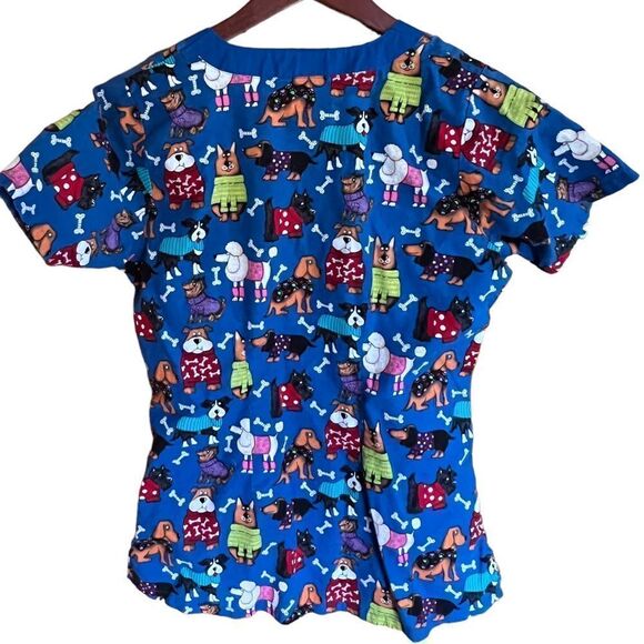 Uniform Advantage short sleeved v-neck scrub top in blue with dog print size XS - Picture 7 of 9